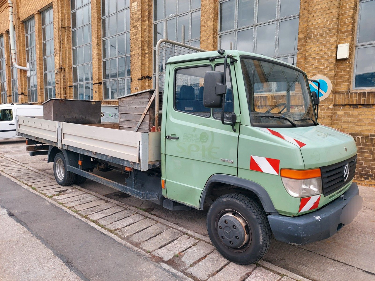 Mercedes-Benz Vario 613D Pritsche lang extralang - Carrinha de caixa aberta: foto 1 Mercedes-Benz Vario 613D Pritsche lang extralang - Carrinha de caixa aberta: foto 1