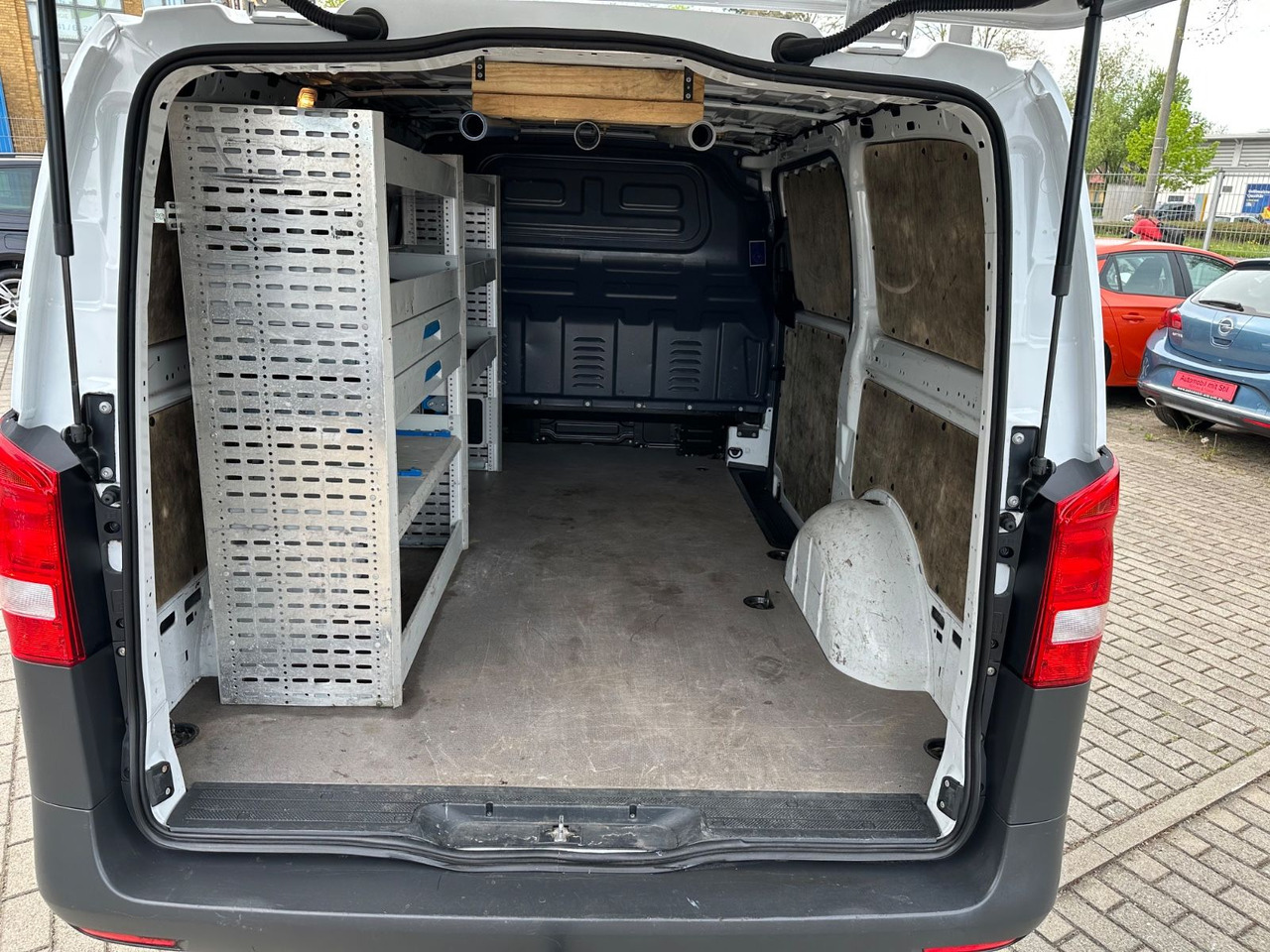 Leasing de  Mercedes-Benz Vito Kasten 110 WORKER PLUS Lang KLIMA TEMPO Mercedes-Benz Vito Kasten 110 WORKER PLUS Lang KLIMA TEMPO: foto 9