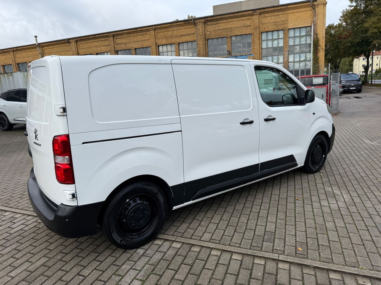 Peugeot Expert Kasten Premium L2 SHZ KLIMA STANDHEIZUNG - Furgão de passageiros: foto 4 Peugeot Expert Kasten Premium L2 SHZ KLIMA STANDHEIZUNG - Furgão de passageiros: foto 4