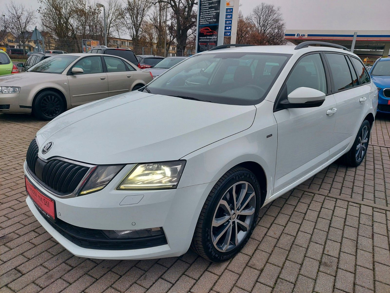 Skoda Octavia Combi Clever 4x4 LED DAB Navi - Carrinha: foto 4 Skoda Octavia Combi Clever 4x4 LED DAB Navi - Carrinha: foto 4