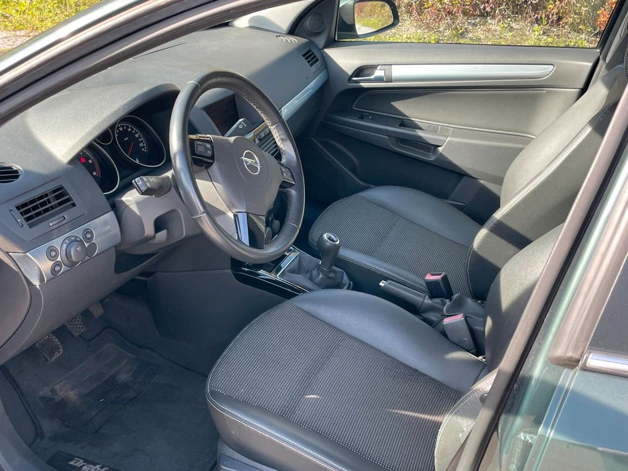 Opel Astra H Caravan Innovation "110 Jahre" TÜV NEU! - Automóvel: foto 5 Opel Astra H Caravan Innovation "110 Jahre" TÜV NEU! - Automóvel: foto 5