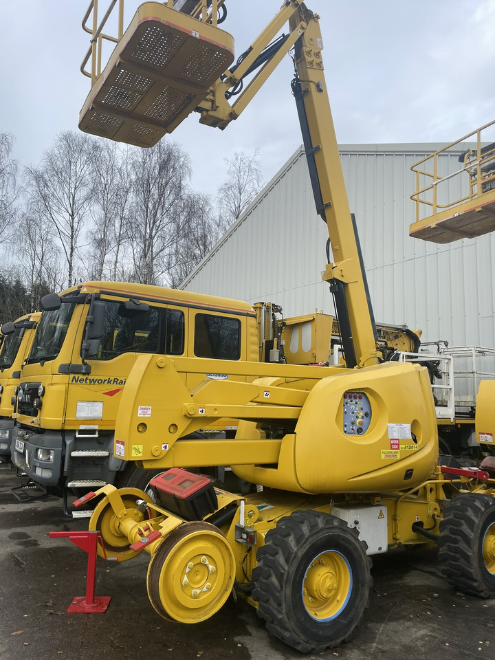 Neotec RRV Road-Rail Haulotte - Plataforma articulada: foto 1 Neotec RRV Road-Rail Haulotte - Plataforma articulada: foto 1