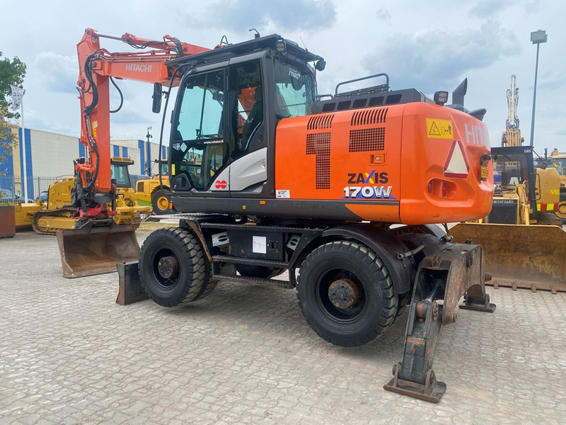 Hitachi ZX170W-6 NVT - Escavadeira de rodas: foto 1 Hitachi ZX170W-6 NVT - Escavadeira de rodas: foto 1