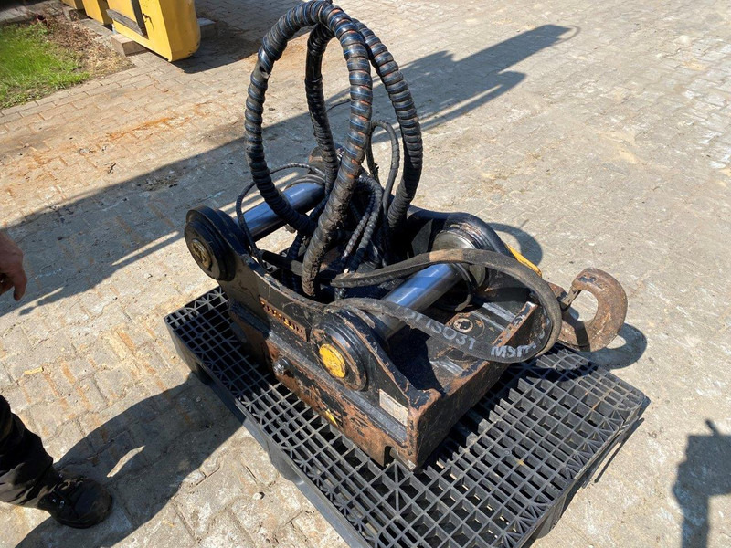 Oil Quick OQ 70 - Acoplamento rápido: foto 3 Oil Quick OQ 70 - Acoplamento rápido: foto 3