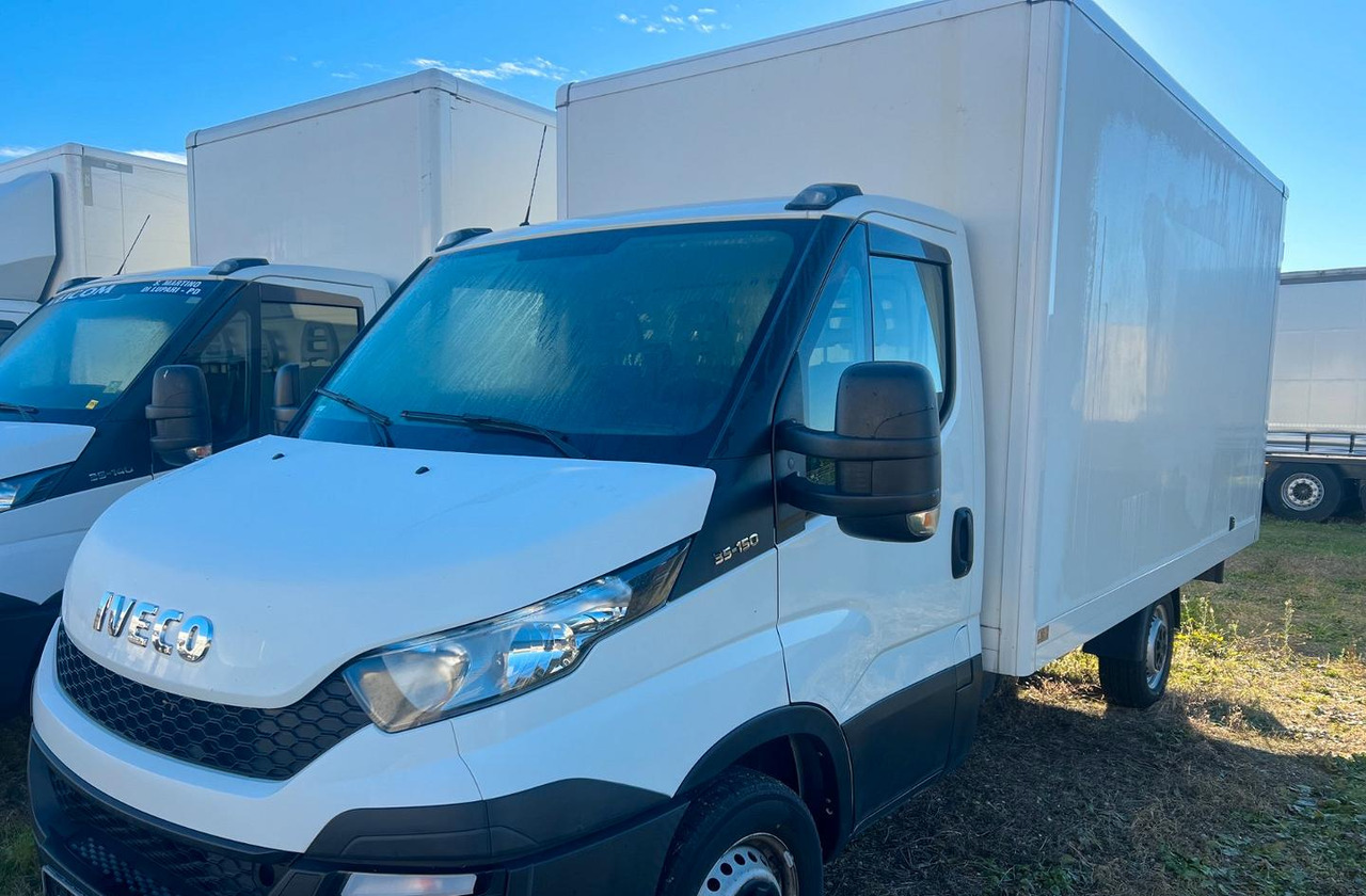 Iveco daily 35s15 furgone euro 6 - Carrinha de contentor: foto 1 Iveco daily 35s15 furgone euro 6 - Carrinha de contentor: foto 1