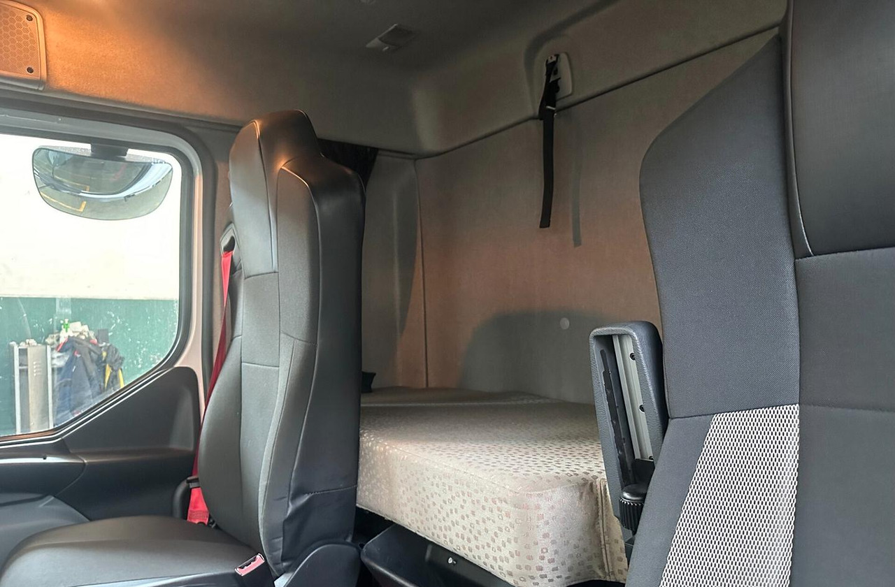 RENAULT MIDLIM D13.250 AUTOTELAIO CABINA LETTO EUR - Camião chassi: foto 5 RENAULT MIDLIM D13.250 AUTOTELAIO CABINA LETTO EUR - Camião chassi: foto 5