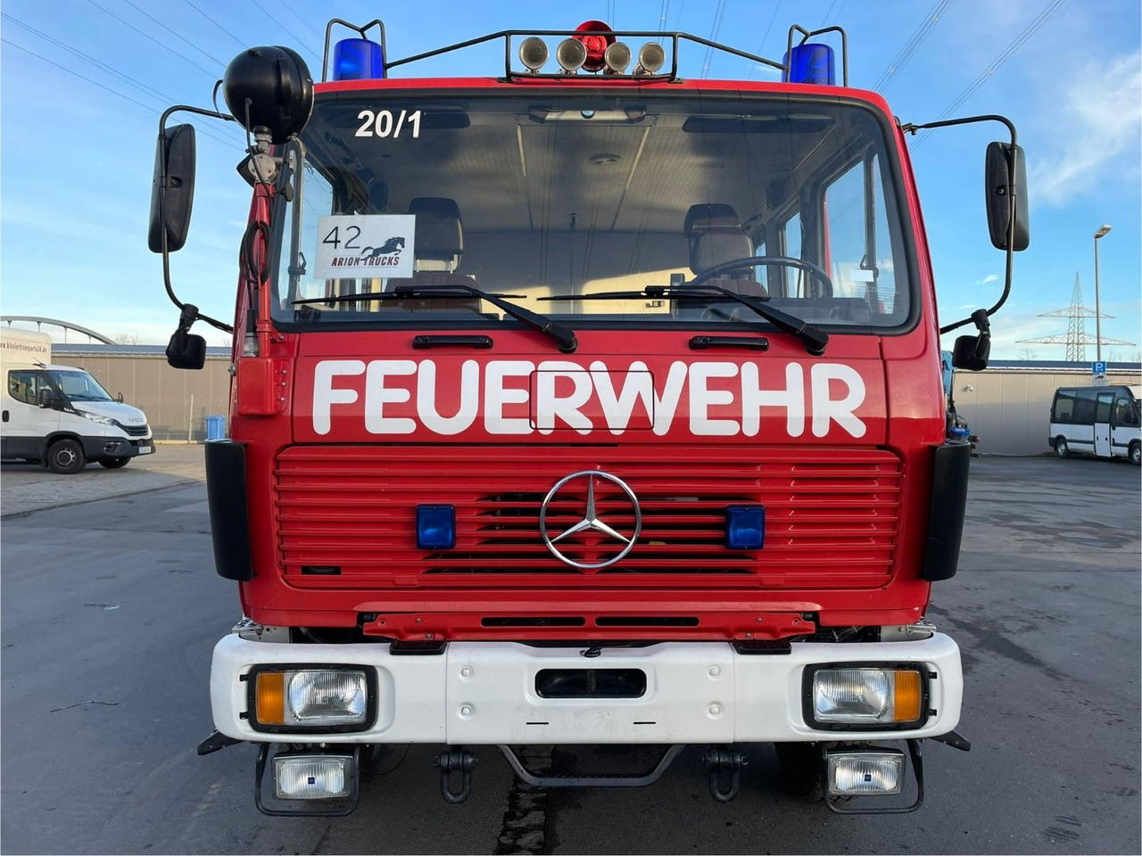 Mercedes-Benz 1222 AF 4x4 Feuerwehr/TLF16/25/2440LTR/215h/DOKA - Camião: foto 2 Mercedes-Benz 1222 AF 4x4 Feuerwehr/TLF16/25/2440LTR/215h/DOKA - Camião: foto 2
