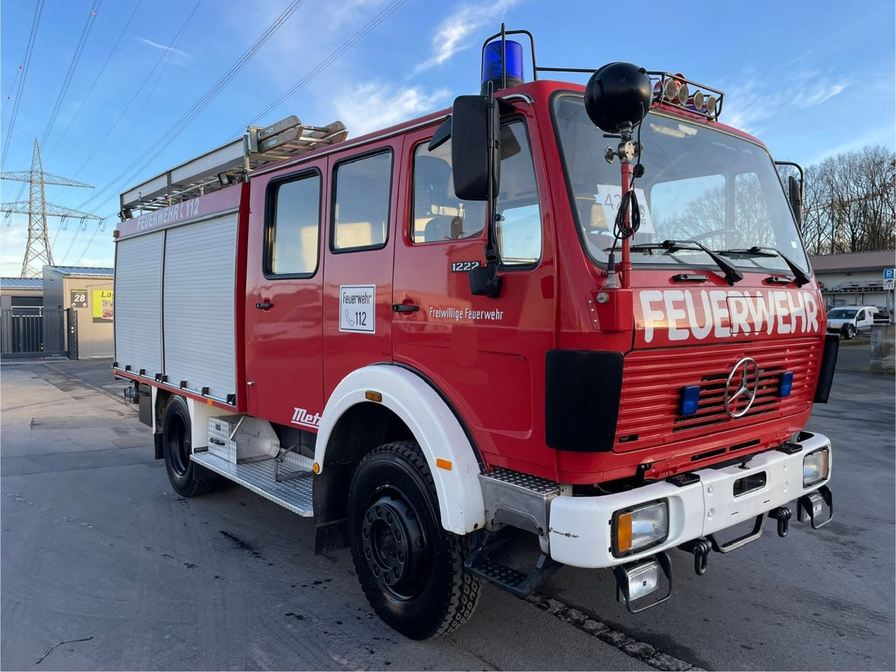 Mercedes-Benz 1222 AF 4x4 Feuerwehr/TLF16/25/2440LTR/215h/DOKA - Camião: foto 1 Mercedes-Benz 1222 AF 4x4 Feuerwehr/TLF16/25/2440LTR/215h/DOKA - Camião: foto 1