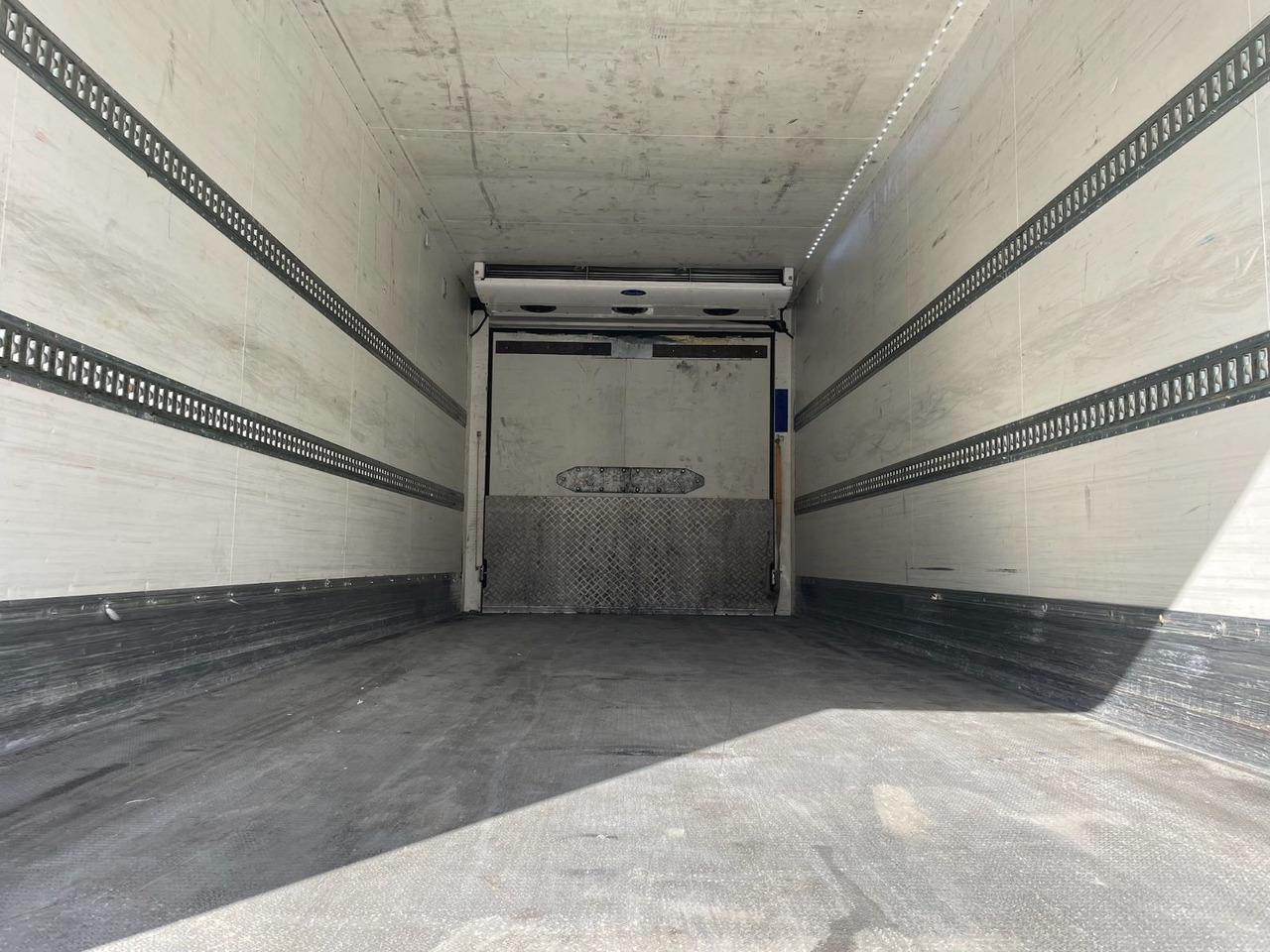 KERSCHER ZAA18 Kühlkoffer/CARRIER/SUPRA900U/LBW - Reboque frigorífico: foto 5 KERSCHER ZAA18 Kühlkoffer/CARRIER/SUPRA900U/LBW - Reboque frigorífico: foto 5