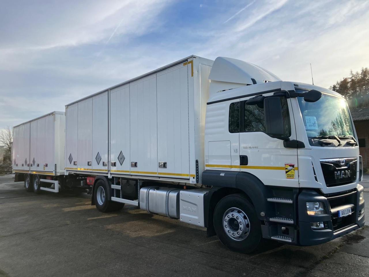 MAN TGS 18.440 4x2 Kofferzug/FULLADR/EXIII/Pritarder - Camião furgão: foto 1 MAN TGS 18.440 4x2 Kofferzug/FULLADR/EXIII/Pritarder - Camião furgão: foto 1