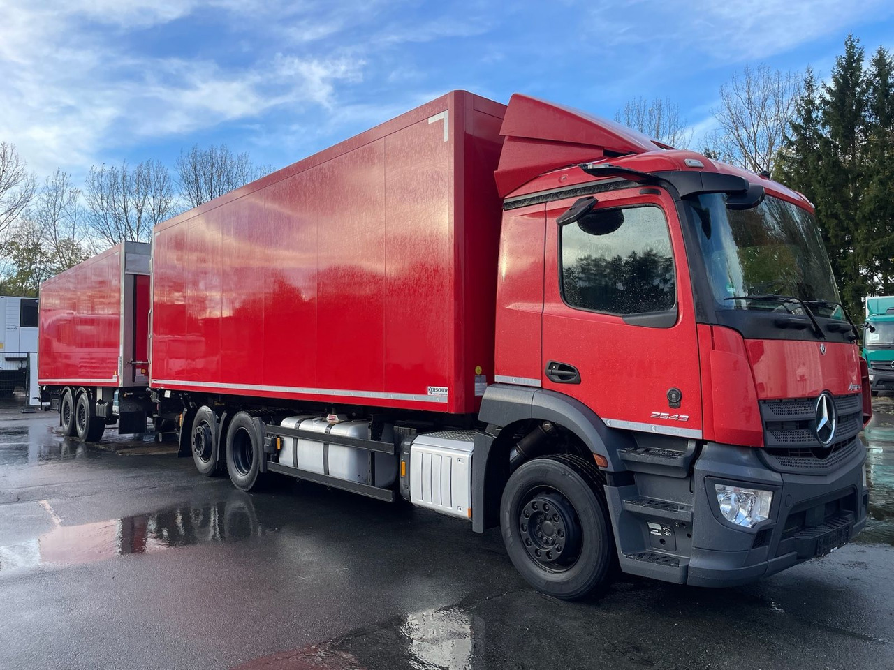 Mercedes-Benz Actros 2543 6x2 Kühlkoffer/CARRIER/KERSCHER/EU6d - Camião frigorífico: foto 1 Mercedes-Benz Actros 2543 6x2 Kühlkoffer/CARRIER/KERSCHER/EU6d - Camião frigorífico: foto 1
