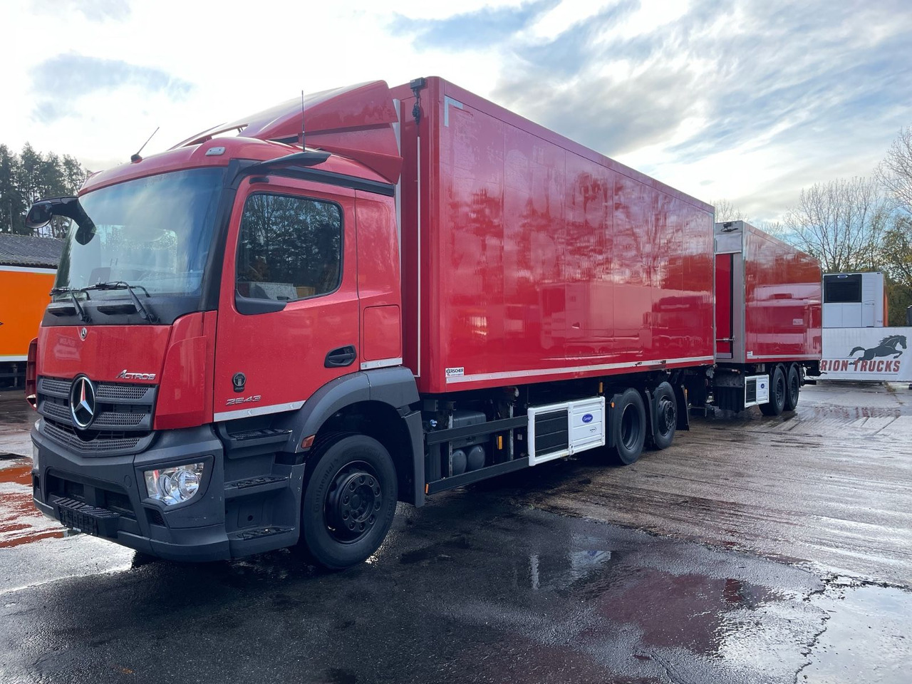 Mercedes-Benz Actros 2543 6x2 Kühlkoffer/CARRIER/KERSCHER/EU6d - Camião frigorífico: foto 3 Mercedes-Benz Actros 2543 6x2 Kühlkoffer/CARRIER/KERSCHER/EU6d - Camião frigorífico: foto 3