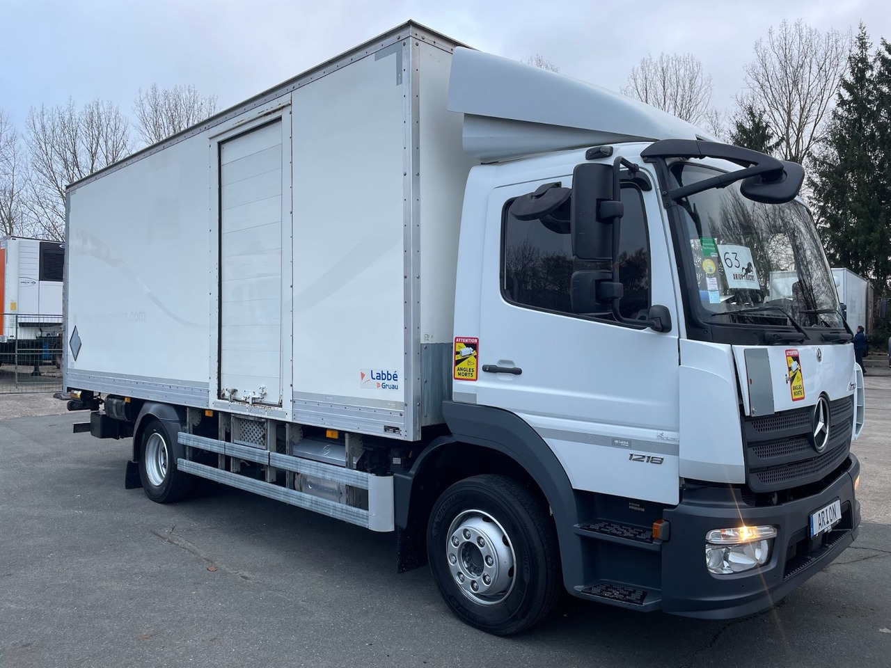 Mercedes-Benz Atego 1218 4x2 Koffer/FULL-ADR/EXIII/LBW/AC/EU6d - Camião furgão: foto 1 Mercedes-Benz Atego 1218 4x2 Koffer/FULL-ADR/EXIII/LBW/AC/EU6d - Camião furgão: foto 1