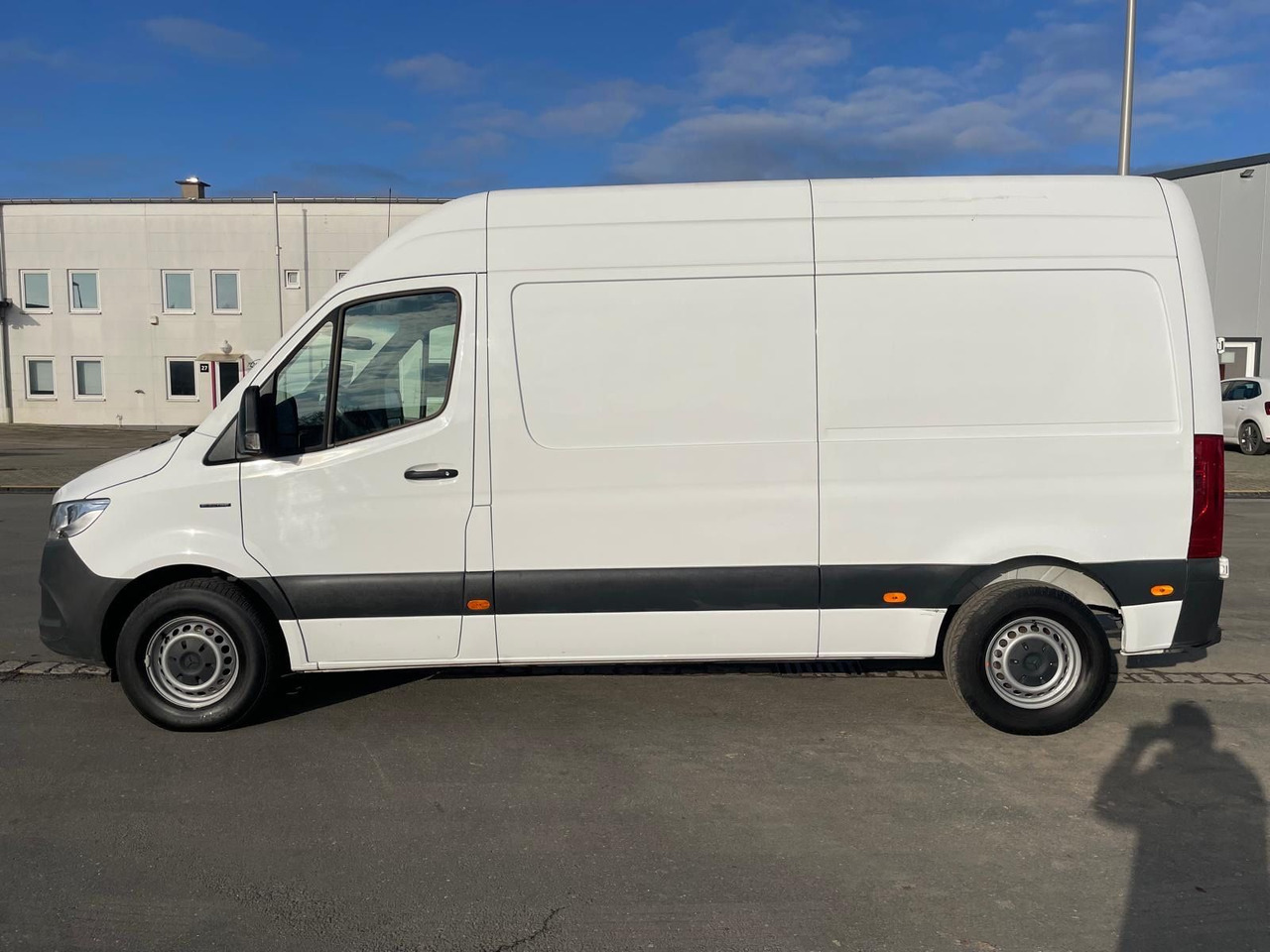Mercedes-Benz eSprinter L2H2 Kastenwagen/47KW/AC/Kamera - Furgão, Carrinha elétrica: foto 4 Mercedes-Benz eSprinter L2H2 Kastenwagen/47KW/AC/Kamera - Furgão, Carrinha elétrica: foto 4