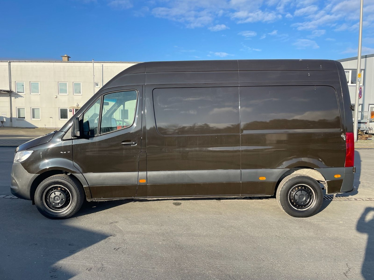 Mercedes-Benz eSprinter L2H2 Kastenwagen/UPS/47KW/AC/Kamera - Furgão, Carrinha elétrica: foto 4 Mercedes-Benz eSprinter L2H2 Kastenwagen/UPS/47KW/AC/Kamera - Furgão, Carrinha elétrica: foto 4
