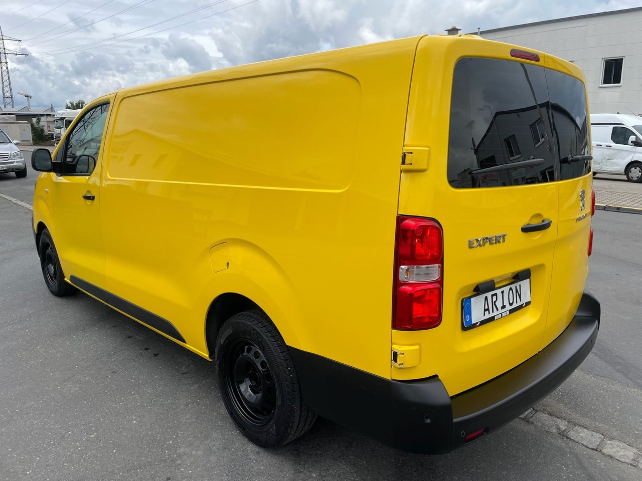 Peugeot Expert Kasten Pro L3/2.0 BlueHDI/AC/15xVerfügbar - Furgão compacto: foto 4 Peugeot Expert Kasten Pro L3/2.0 BlueHDI/AC/15xVerfügbar - Furgão compacto: foto 4