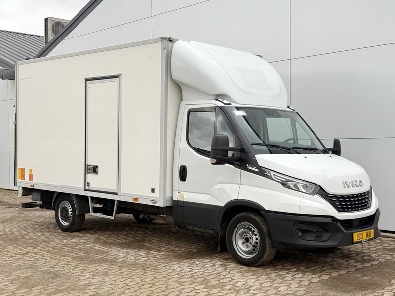 Iveco Daily 35S18 3.0 Laadklep Automaat LED Climate Control Adaptieve Cruise Control Standkachel Camera Navigatie - Carrinha de contentor: foto 4 Iveco Daily 35S18 3.0 Laadklep Automaat LED Climate Control Adaptieve Cruise Control Standkachel Camera Navigatie - Carrinha de contentor: foto 4