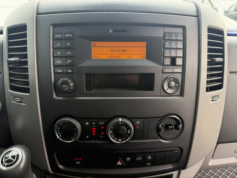 Carrinha de contentor Mercedes-Benz Sprinter 316 2.2 CDI Automaat Laadklep Lane Assist Standkachel Climate Control Bakwagen Meubelbak: foto 16 Carrinha de contentor Mercedes-Benz Sprinter 316 2.2 CDI Automaat Laadklep Lane Assist Standkachel Climate Control Bakwagen Meubelbak: foto 16