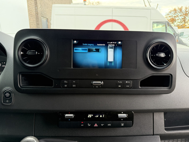 Furgão Mercedes-Benz Sprinter 317 1.9 CDI L2H2 Climate Control Cruise Control Camera ESP Lane Assist Trekhaak: foto 19 Furgão Mercedes-Benz Sprinter 317 1.9 CDI L2H2 Climate Control Cruise Control Camera ESP Lane Assist Trekhaak: foto 19