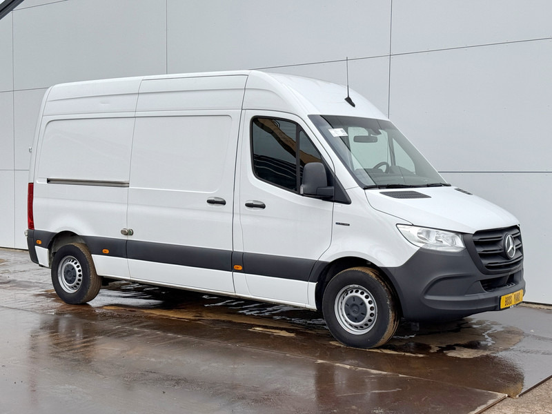 Mercedes-Benz eSprinter 112 L2H2 100% Elektrisch 55kWh 168km WLTP 80kw Snelladen Climate Control Camera Stoelverwarming - Furgão, Carrinha elétrica: foto 4 Mercedes-Benz eSprinter 112 L2H2 100% Elektrisch 55kWh 168km WLTP 80kw Snelladen Climate Control Camera Stoelverwarming - Furgão, Carrinha elétrica: foto 4