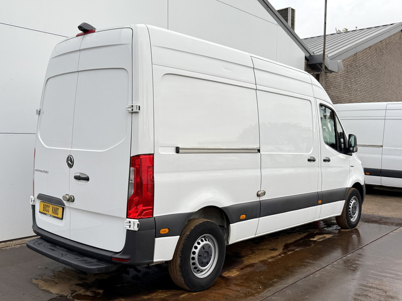 Mercedes-Benz eSprinter 112 L2H2 100% Elektrisch 55kWh 168km WLTP 80kw Snelladen Climate Control Camera Stoelverwarming - Furgão, Carrinha elétrica: foto 3 Mercedes-Benz eSprinter 112 L2H2 100% Elektrisch 55kWh 168km WLTP 80kw Snelladen Climate Control Camera Stoelverwarming - Furgão, Carrinha elétrica: foto 3
