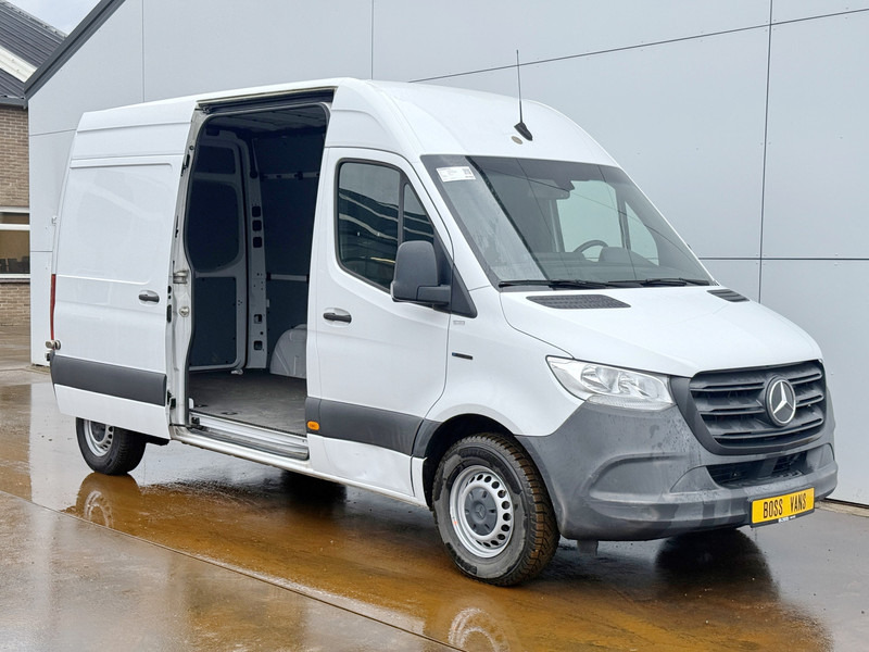 Mercedes-Benz eSprinter 312 55kWh ALL-IN PRIJS L2H2 55kWh 168km WLTP 80kw Snelladen Climate Control Camera Stoelverwarming - Furgão compacto, Carrinha elétrica: foto 5 Mercedes-Benz eSprinter 312 55kWh ALL-IN PRIJS L2H2 55kWh 168km WLTP 80kw Snelladen Climate Control Camera Stoelverwarming - Furgão compacto, Carrinha elétrica: foto 5