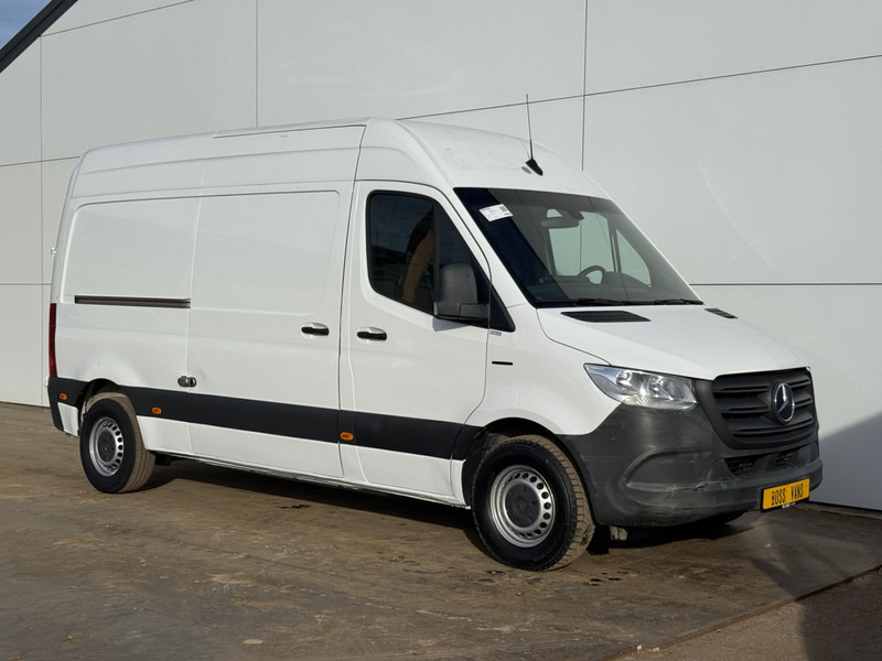 Mercedes-Benz eSprinter 312 ALL-IN PRIJS L2H2 55kWh 168km WLTP 80kw Snelladen Climate Control Camera Stoelverwarming - Furgão, Carrinha elétrica: foto 4 Mercedes-Benz eSprinter 312 ALL-IN PRIJS L2H2 55kWh 168km WLTP 80kw Snelladen Climate Control Camera Stoelverwarming - Furgão, Carrinha elétrica: foto 4
