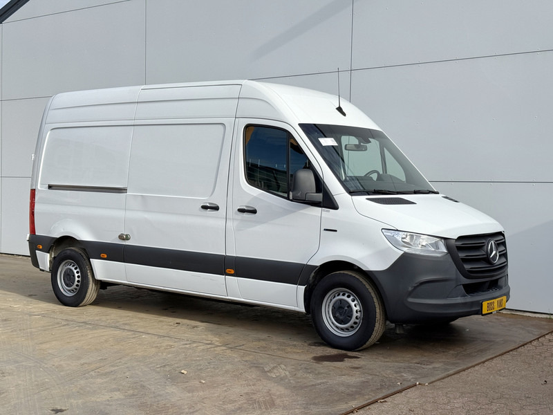 Mercedes-Benz eSprinter 312 ALL-IN PRIJS L2H2 55kWh 168km WLTP 80kw Snelladen Climate Control Stoelverwarming - Furgão, Carrinha elétrica: foto 4 Mercedes-Benz eSprinter 312 ALL-IN PRIJS L2H2 55kWh 168km WLTP 80kw Snelladen Climate Control Stoelverwarming - Furgão, Carrinha elétrica: foto 4