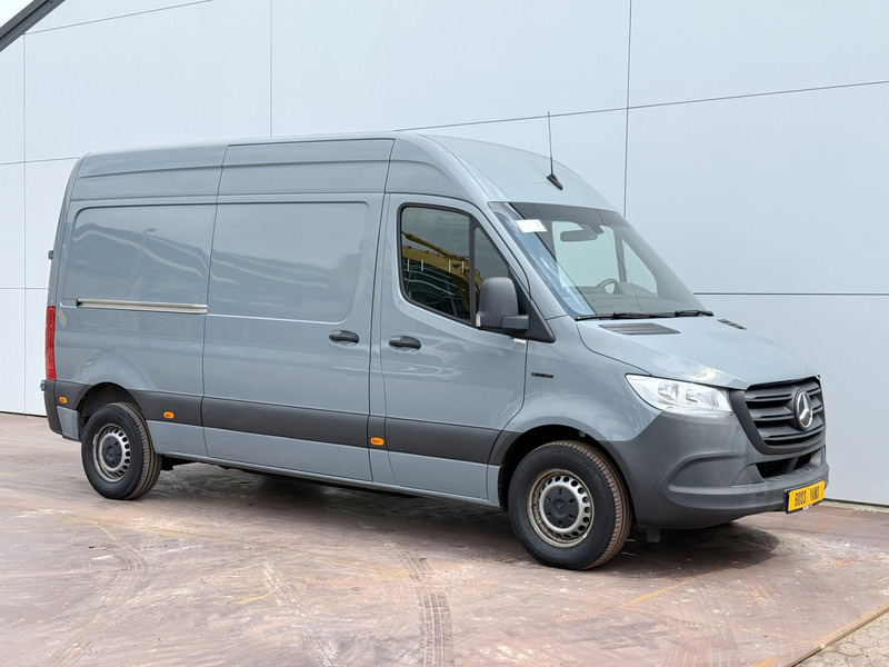 Mercedes-Benz eSprinter 312 L2H2 Elektrisch 41kWh 120pk Climate Control Camera Stoelverwarming - Furgão, Carrinha elétrica: foto 4 Mercedes-Benz eSprinter 312 L2H2 Elektrisch 41kWh 120pk Climate Control Camera Stoelverwarming - Furgão, Carrinha elétrica: foto 4
