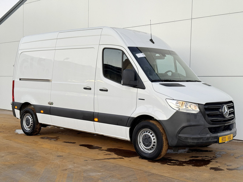 Mercedes-Benz eSprinter eSprinter L2H2 55 kWh ALL-IN PRIJS L2H2 55kWh 168km WLTP 80kw Snelladen Climate Control Camera Stoelverwarming - Furgão, Carrinha elétrica: foto 4 Mercedes-Benz eSprinter eSprinter L2H2 55 kWh ALL-IN PRIJS L2H2 55kWh 168km WLTP 80kw Snelladen Climate Control Camera Stoelverwarming - Furgão, Carrinha elétrica: foto 4