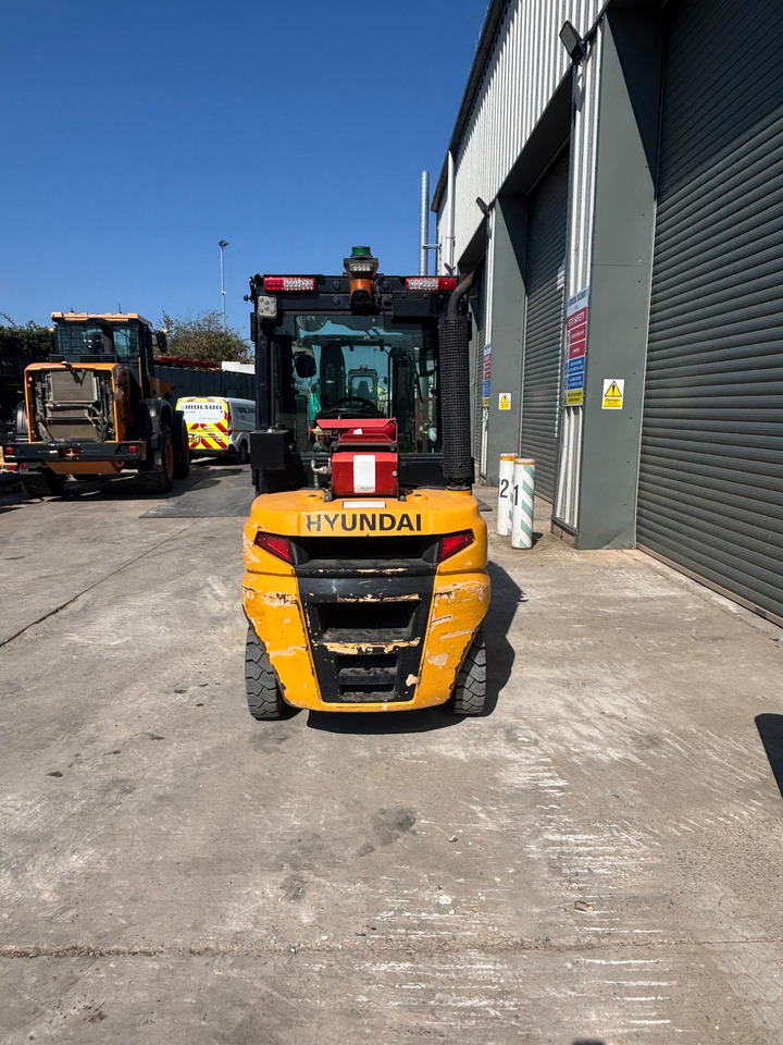 Hyundai 30D-9E - Empilhador telescópico: foto 4 Hyundai 30D-9E - Empilhador telescópico: foto 4