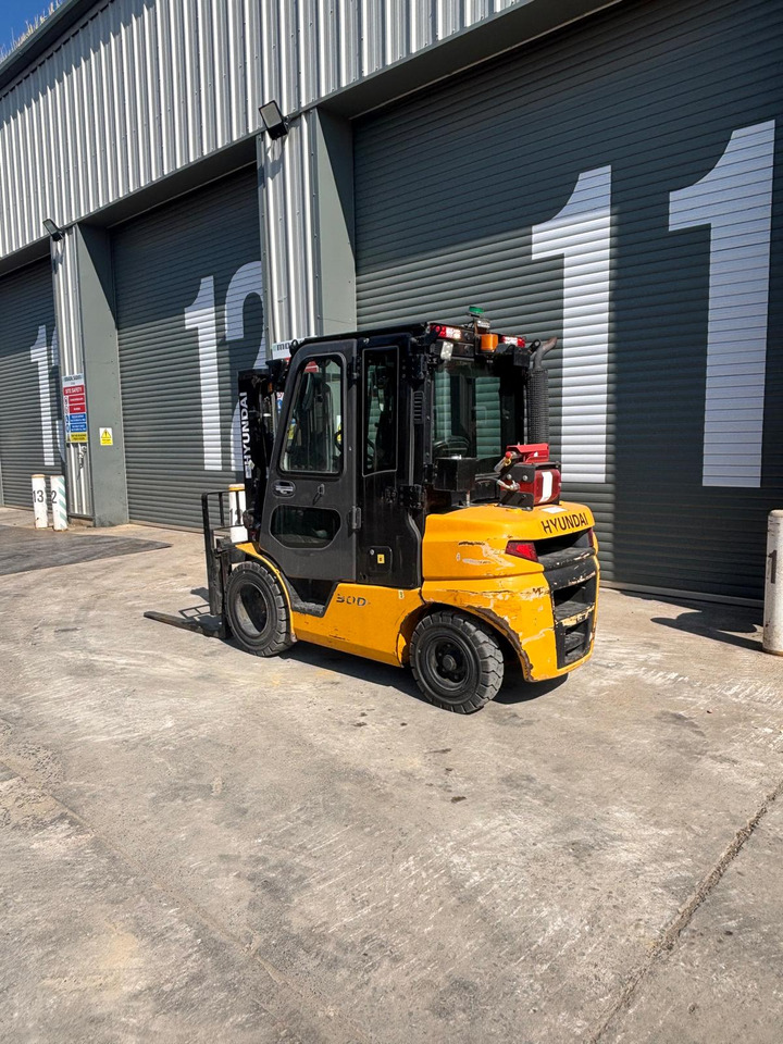 Hyundai 30D-9E - Empilhador telescópico: foto 3 Hyundai 30D-9E - Empilhador telescópico: foto 3