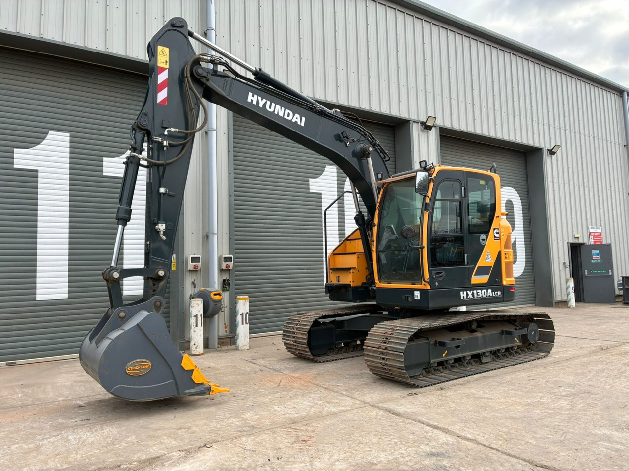 Hyundai HX130ALCR - Escavadora de rastos: foto 1 Hyundai HX130ALCR - Escavadora de rastos: foto 1