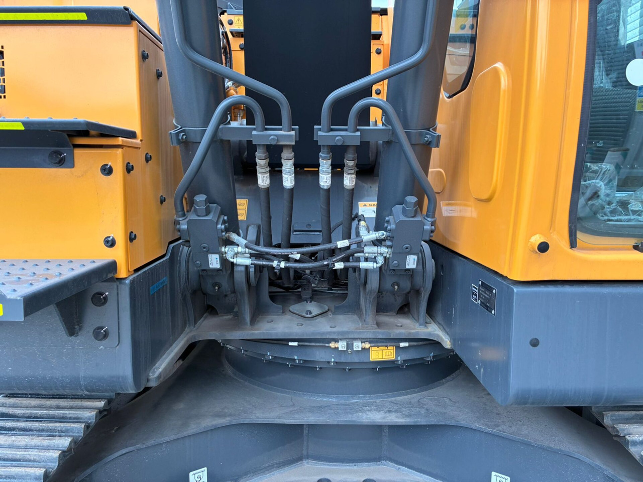 Escavadora de rastos Hyundai HX145ALCR: foto 12