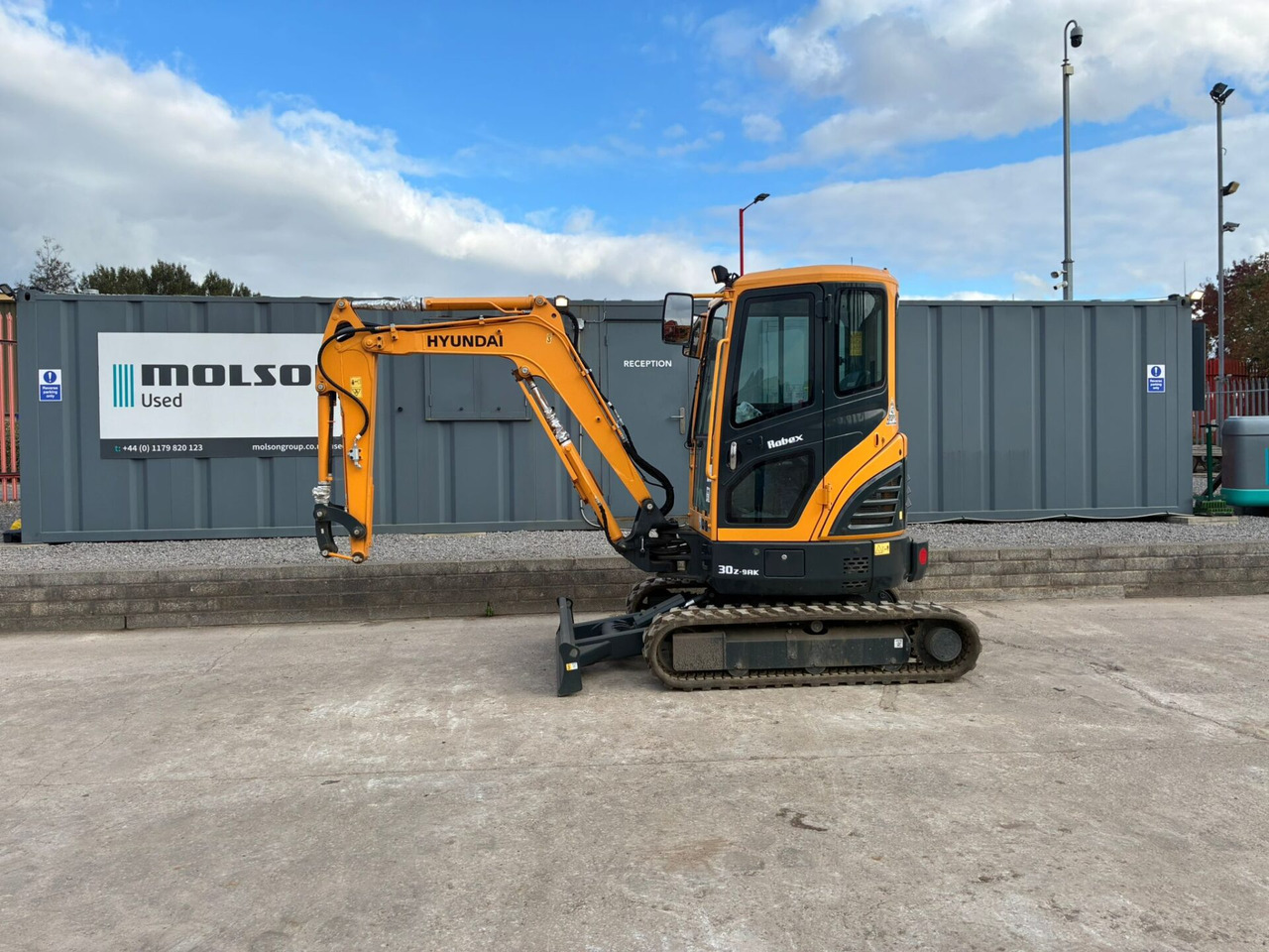 Hyundai R30Z-9AK - Mini escavadeira: foto 2 Hyundai R30Z-9AK - Mini escavadeira: foto 2