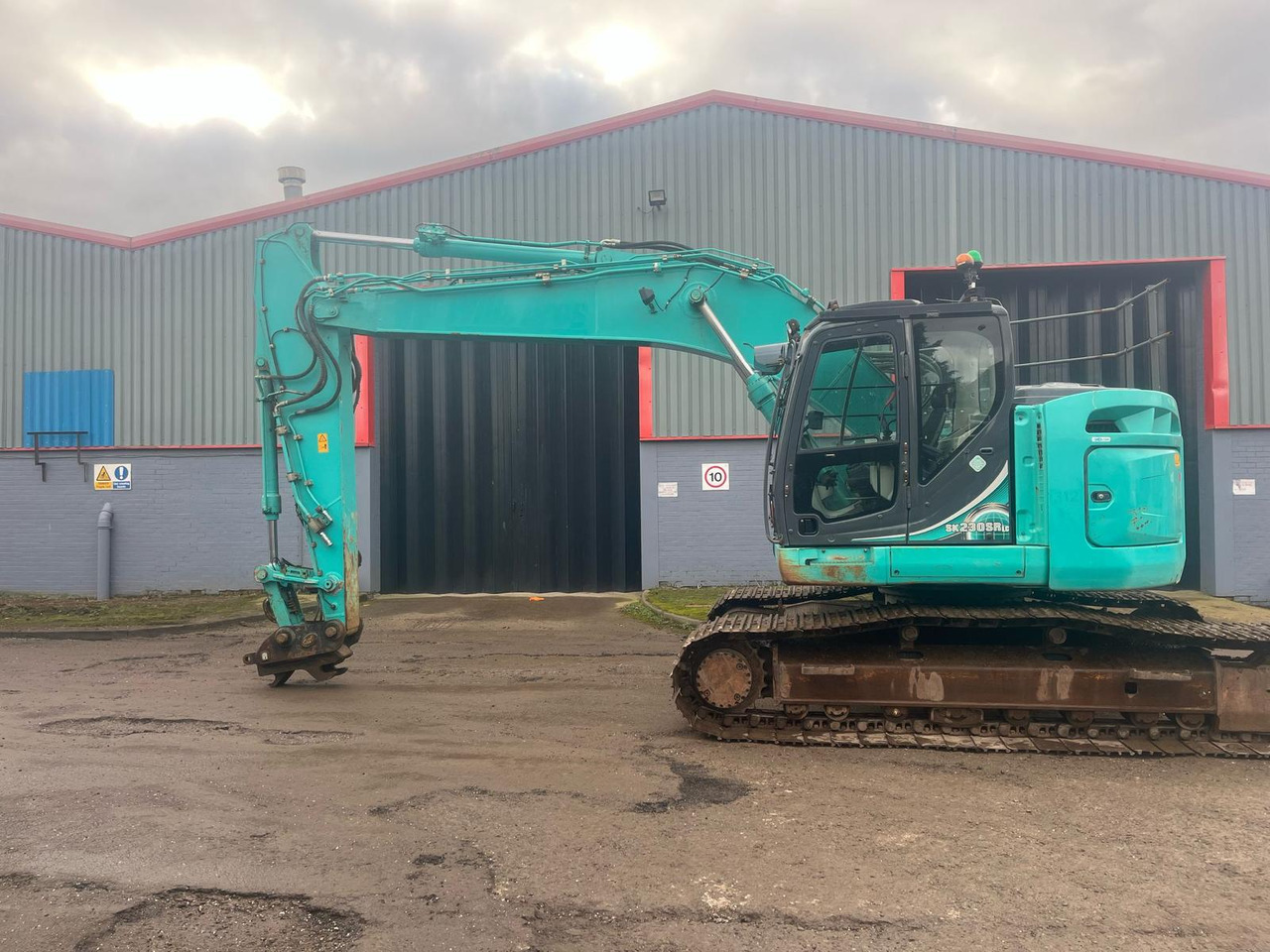 Kobelco SK230SRLC-5E - Escavadora de rastos: foto 2 Kobelco SK230SRLC-5E - Escavadora de rastos: foto 2