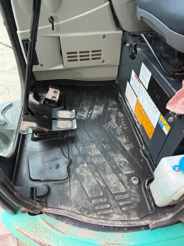 Mini escavadeira Kobelco SK30SR-6E: foto 18