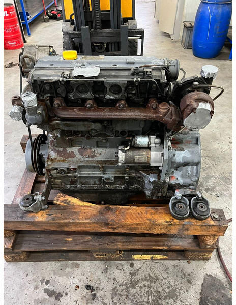 Deutz bf4m1013ec for Sennebogen 821 - Motor: foto 2 Deutz bf4m1013ec for Sennebogen 821 - Motor: foto 2