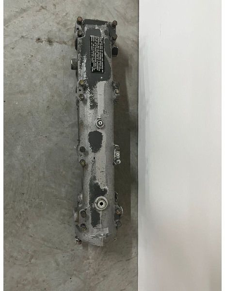 Liebherr A974 / P974 / R942 / R944 / R954 / R964 / R974 / R974B - A 974 / P 974 / R 942 / R 944 / R 954 / R 964 / R 974 / R 974B - Tubo de admissão: foto 1 Liebherr A974 / P974 / R942 / R944 / R954 / R964 / R974 / R974B - A 974 / P 974 / R 942 / R 944 / R 954 / R 964 / R 974 / R 974B - Tubo de admissão: foto 1