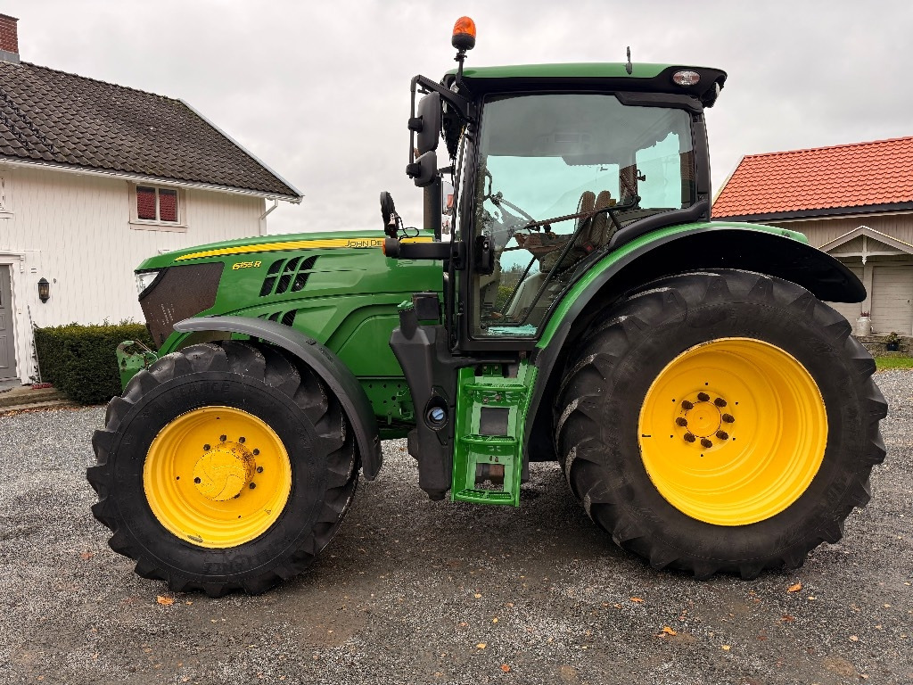 John Deere 6155 R - Trator: foto 1 John Deere 6155 R - Trator: foto 1