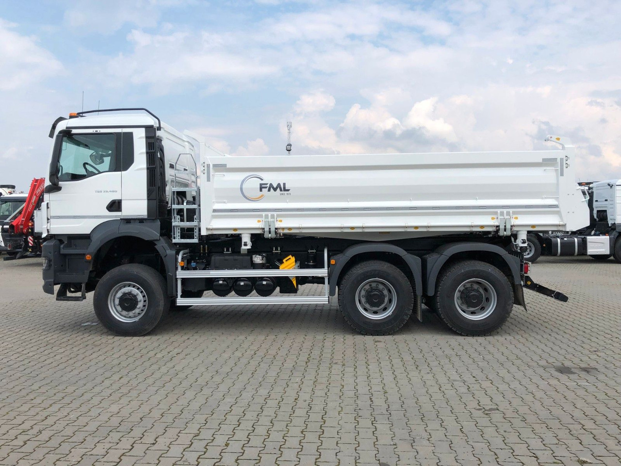 MAN TGS 33.480 6X6 FML Dreiseitenkipper - Camião basculante: foto 4 MAN TGS 33.480 6X6 FML Dreiseitenkipper - Camião basculante: foto 4