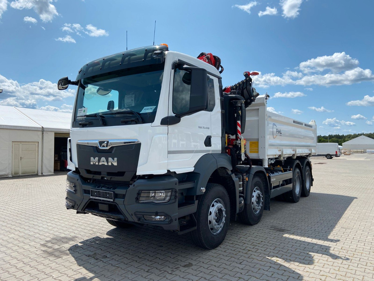 MAN TGS 35.440 DREISEITENKIPPER MIT FASSI F275.026 - Camião basculante, Camião grua: foto 3 MAN TGS 35.440 DREISEITENKIPPER MIT FASSI F275.026 - Camião basculante, Camião grua: foto 3