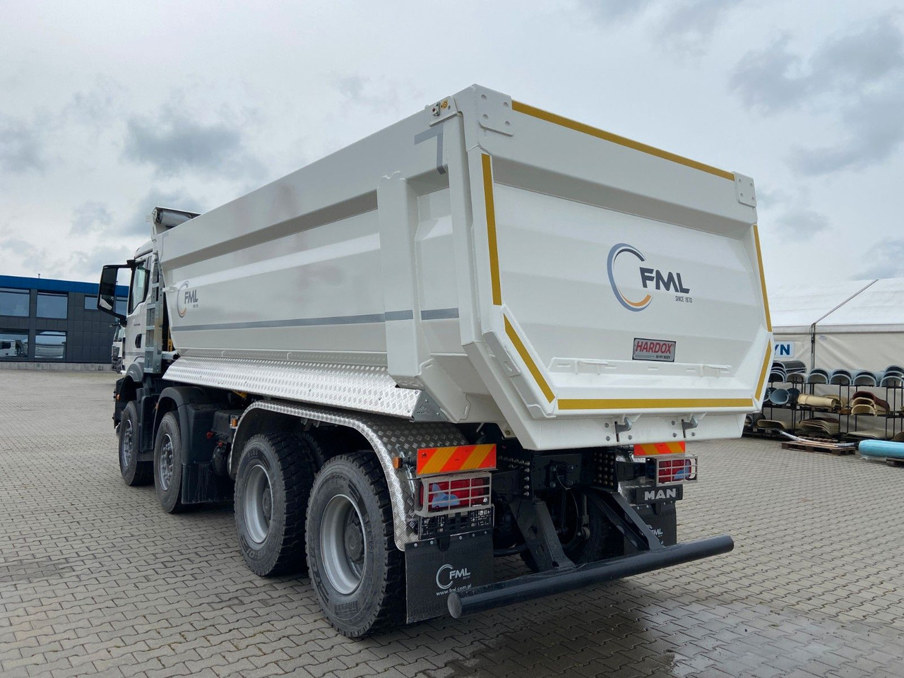 MAN TGS 41.400 8x4 EURO2 FML KIPPER 21M3 - Camião basculante: foto 5 MAN TGS 41.400 8x4 EURO2 FML KIPPER 21M3 - Camião basculante: foto 5