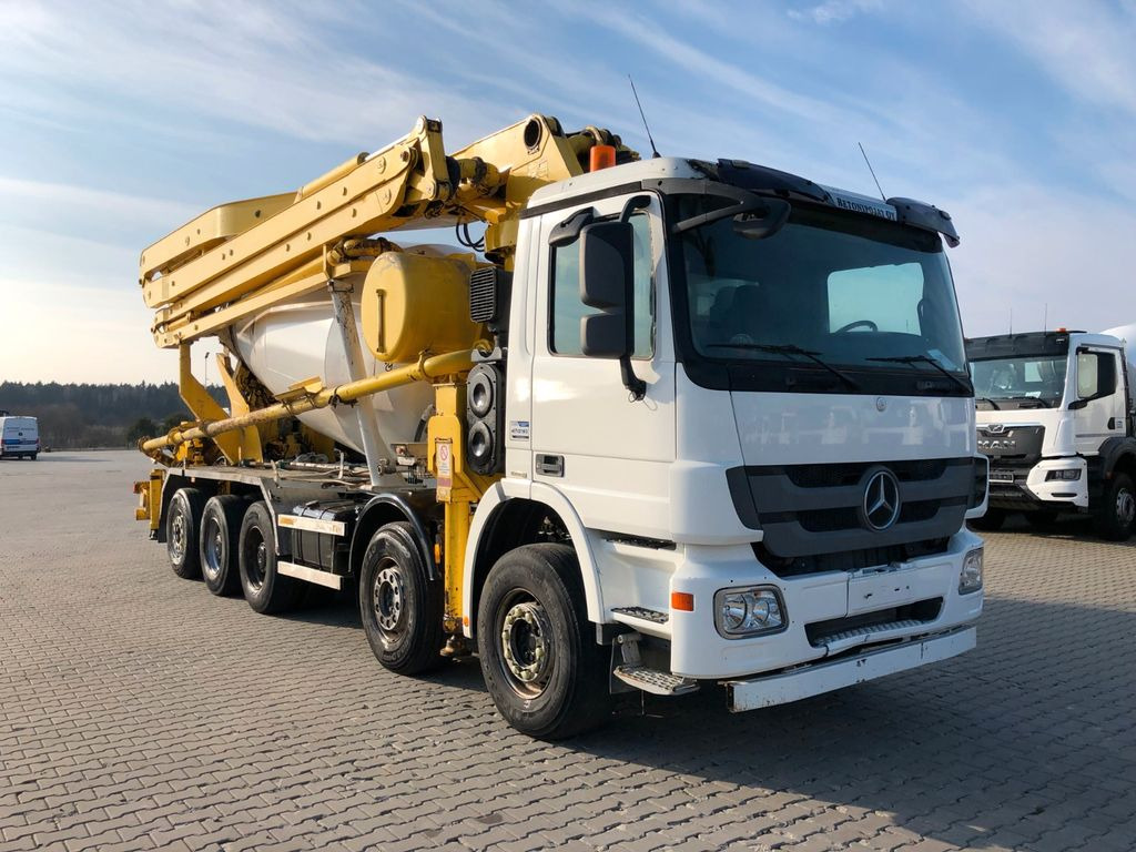 Mercedes-Benz 4148 SERMAC 33m 10 m3 MIXER - Autobomba de betão: foto 1 Mercedes-Benz 4148 SERMAC 33m 10 m3 MIXER - Autobomba de betão: foto 1