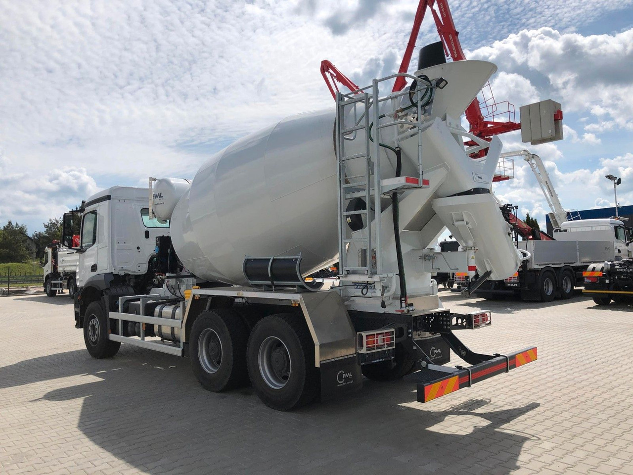 Mercedes-Benz AROCS 2640 FML 8M3 - Camião betoneira: foto 4 Mercedes-Benz AROCS 2640 FML 8M3 - Camião betoneira: foto 4