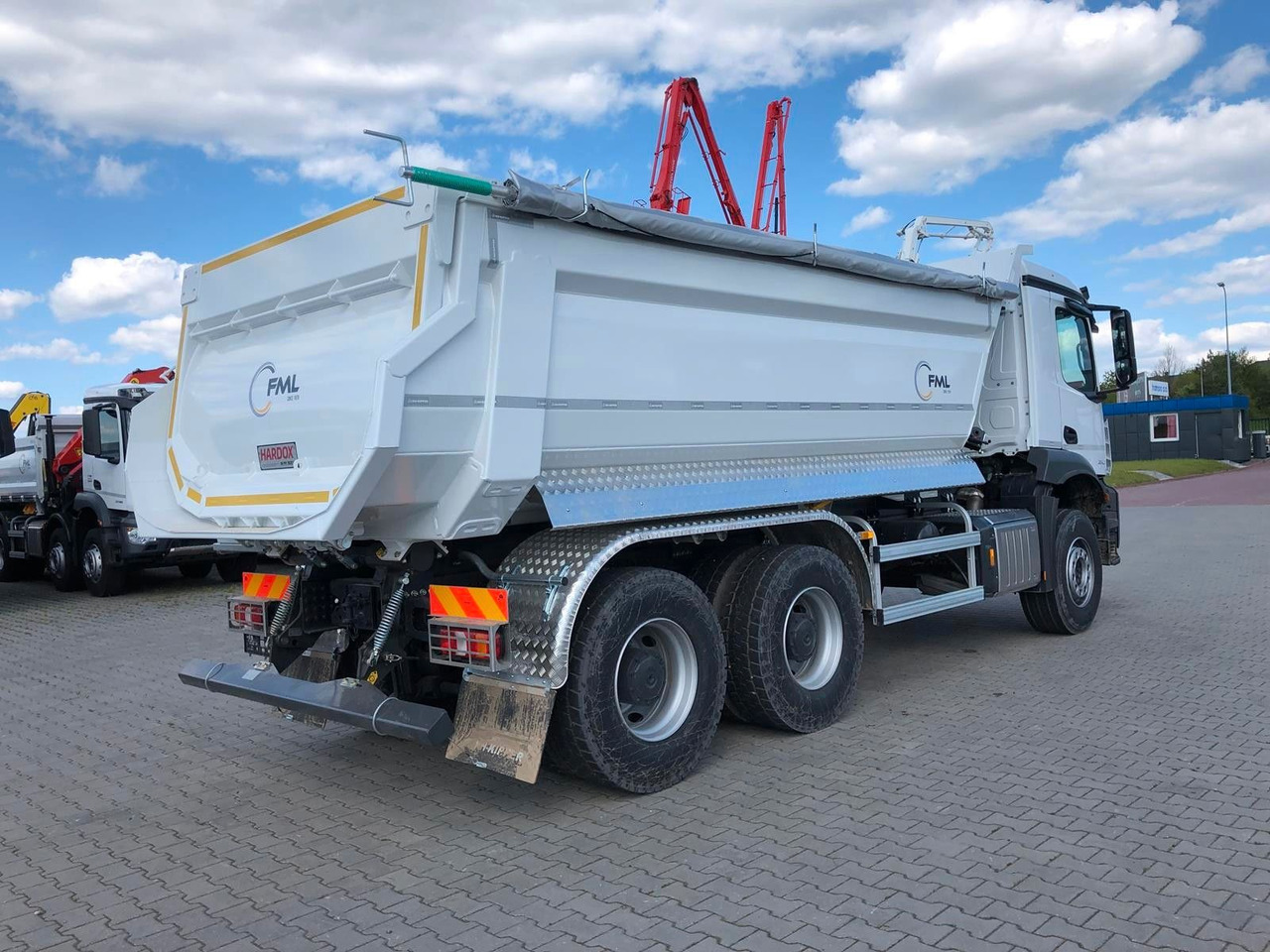 Mercedes-Benz AROCS 3340 6x4 FML KIPPPER HARDOX - Camião basculante: foto 5 Mercedes-Benz AROCS 3340 6x4 FML KIPPPER HARDOX - Camião basculante: foto 5