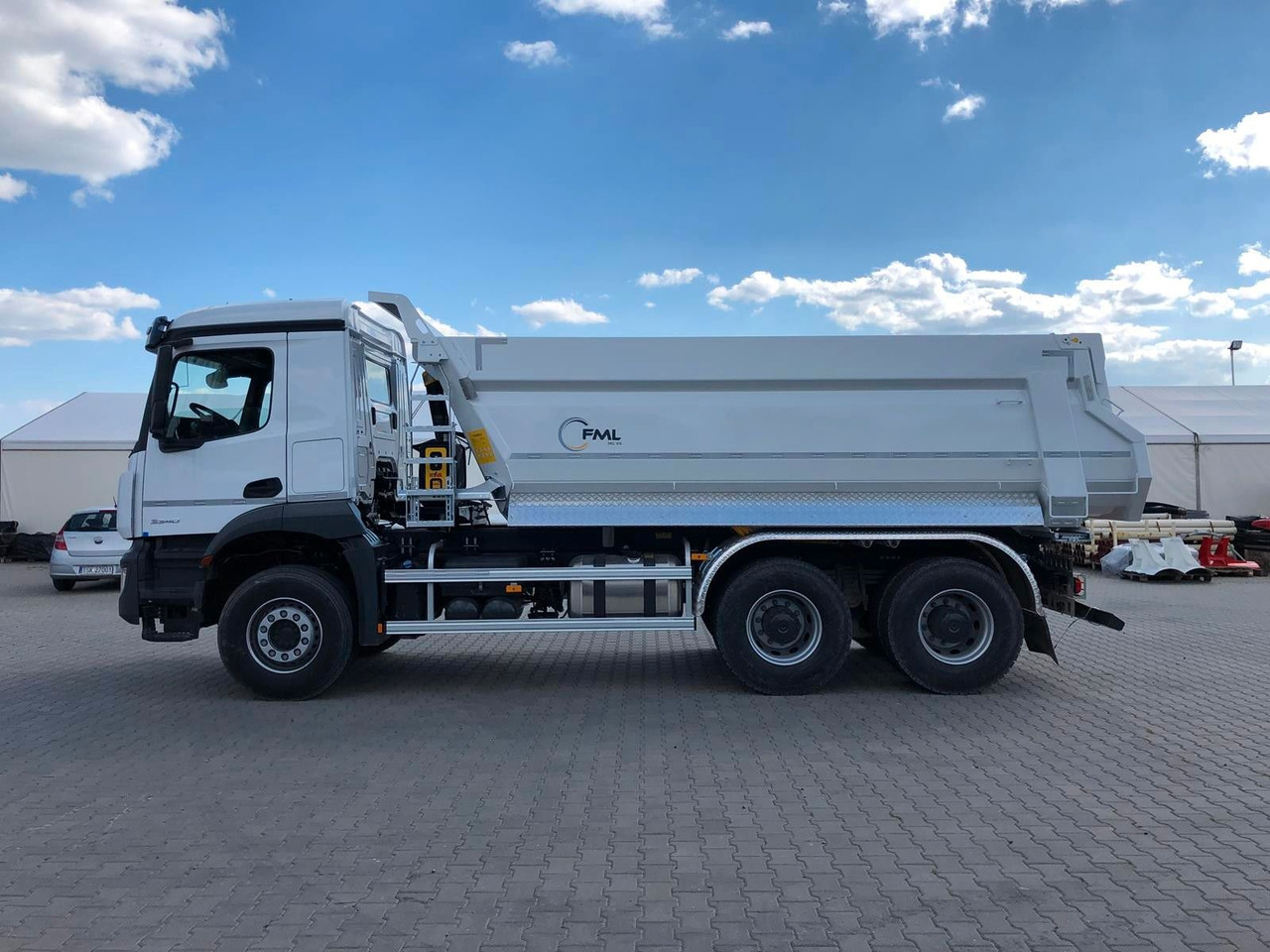 Mercedes-Benz AROCS 3340 6x4 FML KIPPPER HARDOX - Camião basculante: foto 4 Mercedes-Benz AROCS 3340 6x4 FML KIPPPER HARDOX - Camião basculante: foto 4
