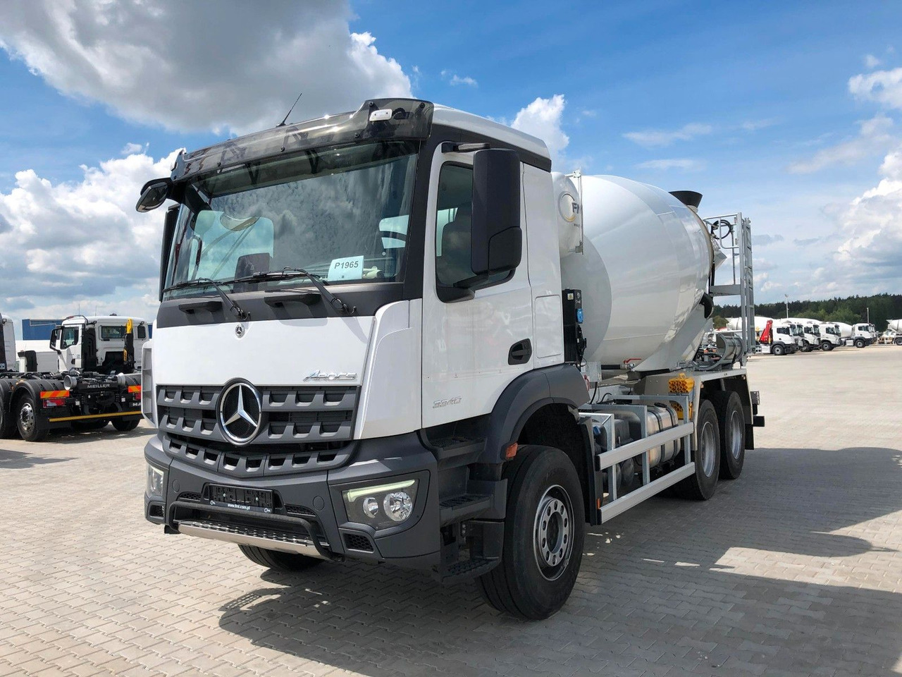 Mercedes-Benz AROCS 3340 FML 8M3 - Camião betoneira: foto 2 Mercedes-Benz AROCS 3340 FML 8M3 - Camião betoneira: foto 2