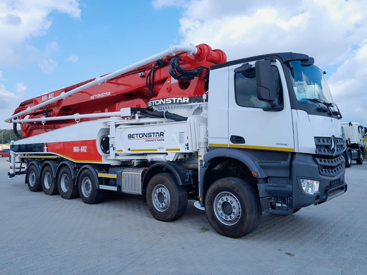 Mercedes-Benz AROCS 4451 BETONSTAR H68.20-6RZ - Autobomba de betão: foto 1 Mercedes-Benz AROCS 4451 BETONSTAR H68.20-6RZ - Autobomba de betão: foto 1