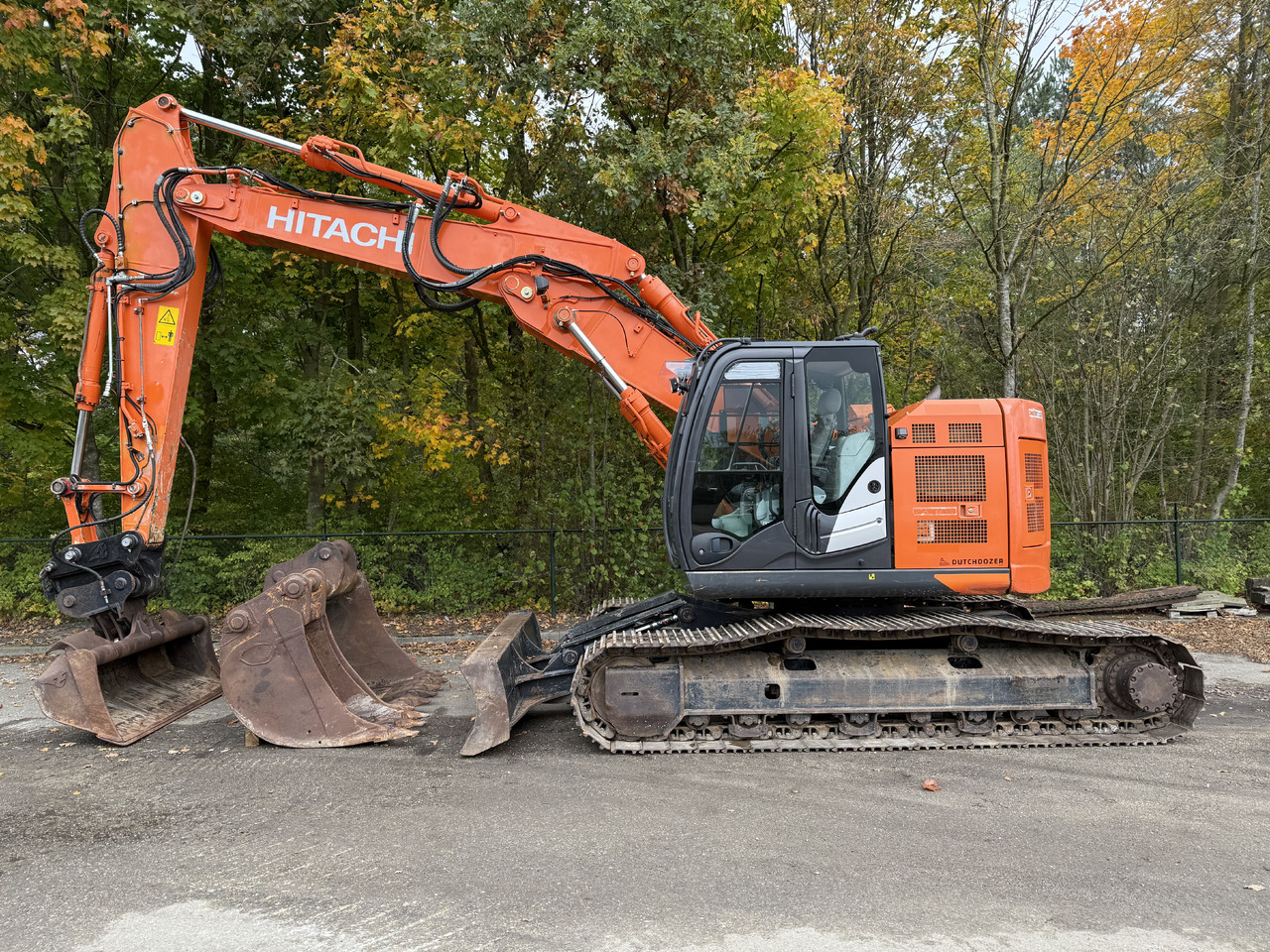 Hitachi ZX225USLC-6 - Escavadora de rastos: foto 2 Hitachi ZX225USLC-6 - Escavadora de rastos: foto 2